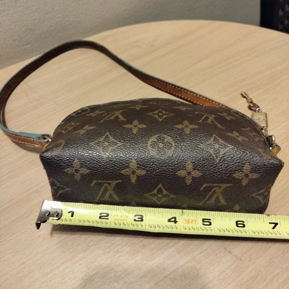Genuine Louis Vuitton Monogram Cosmetic Pouch - Picture 3 of 16